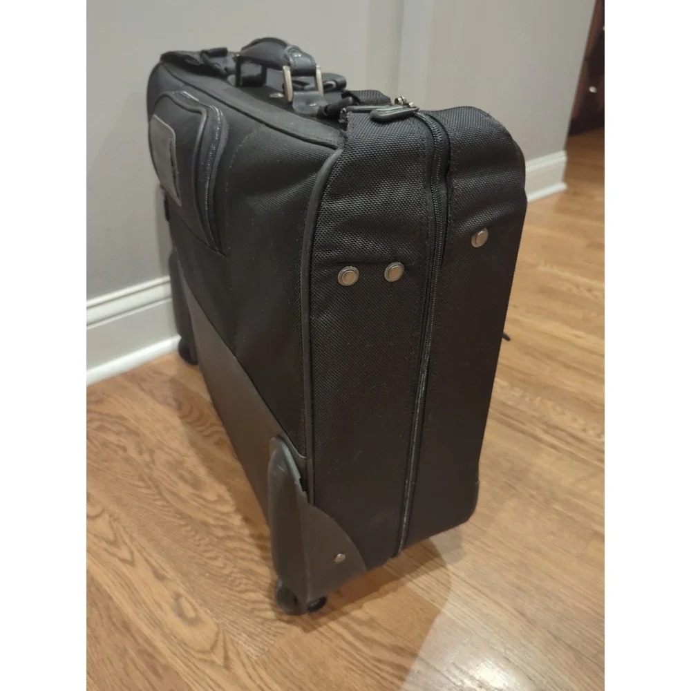 American Tourister 2 Wheels Garment Bag - Black